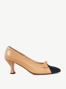 Salvatore Ferragamo Beige Leather Bow Cap-Toe Pumps